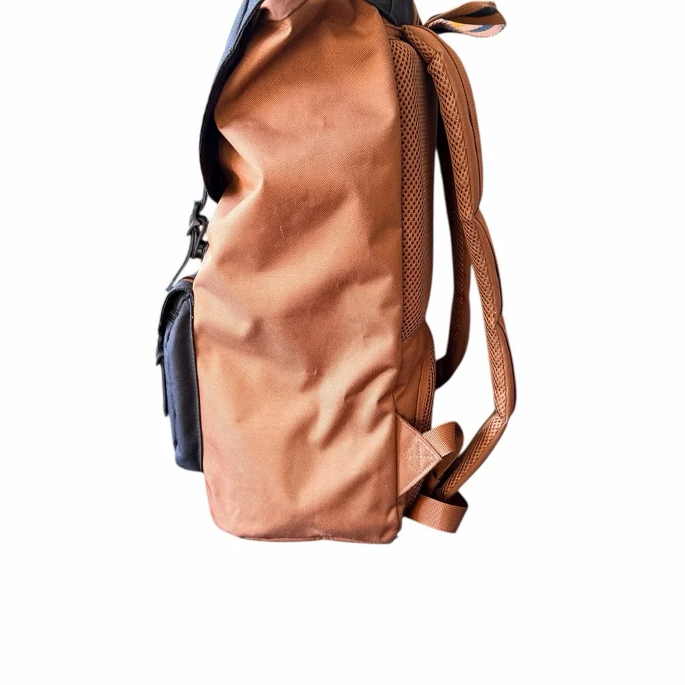 Herschel Supply Co. Little America Saddle & Black Backpack